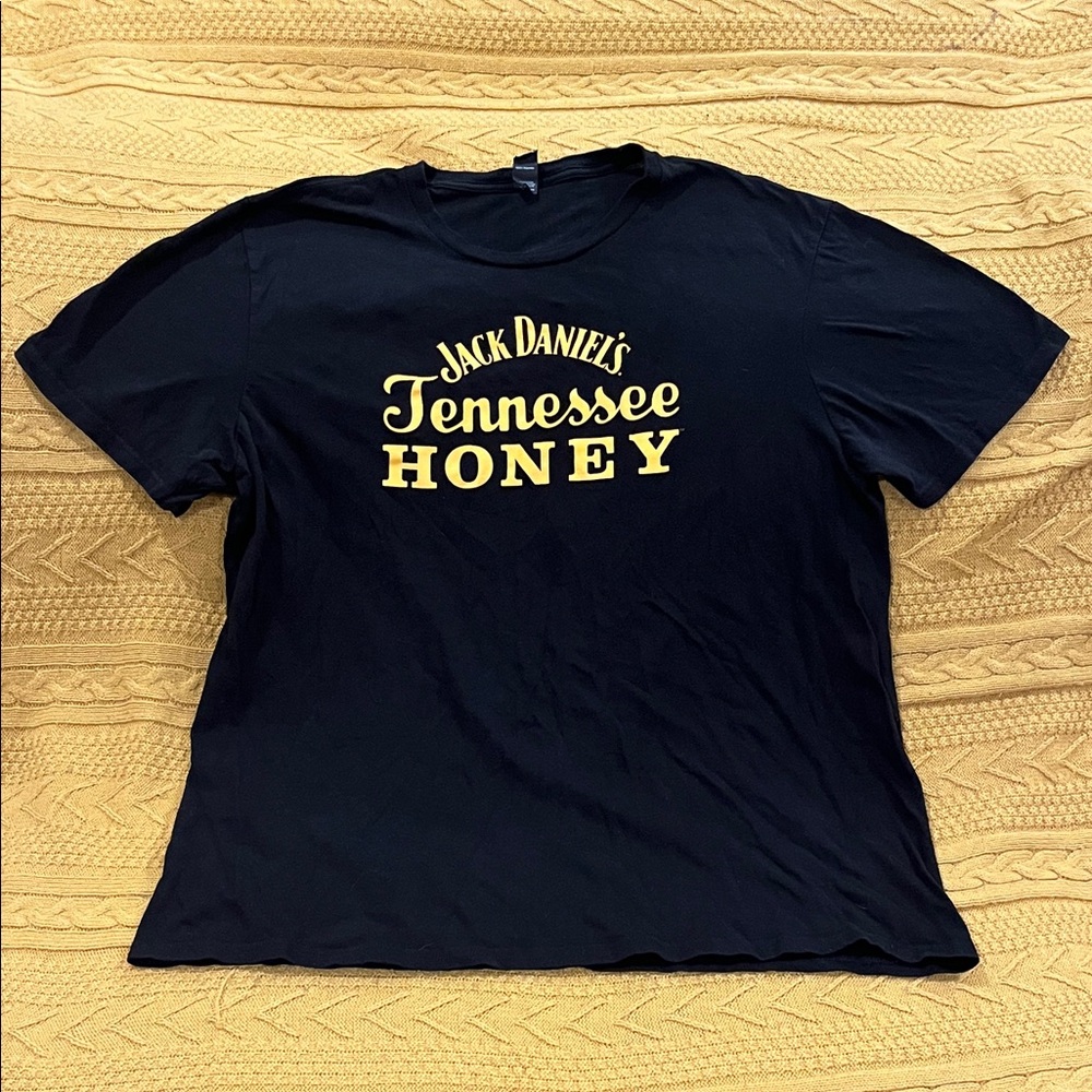 District Black Tee